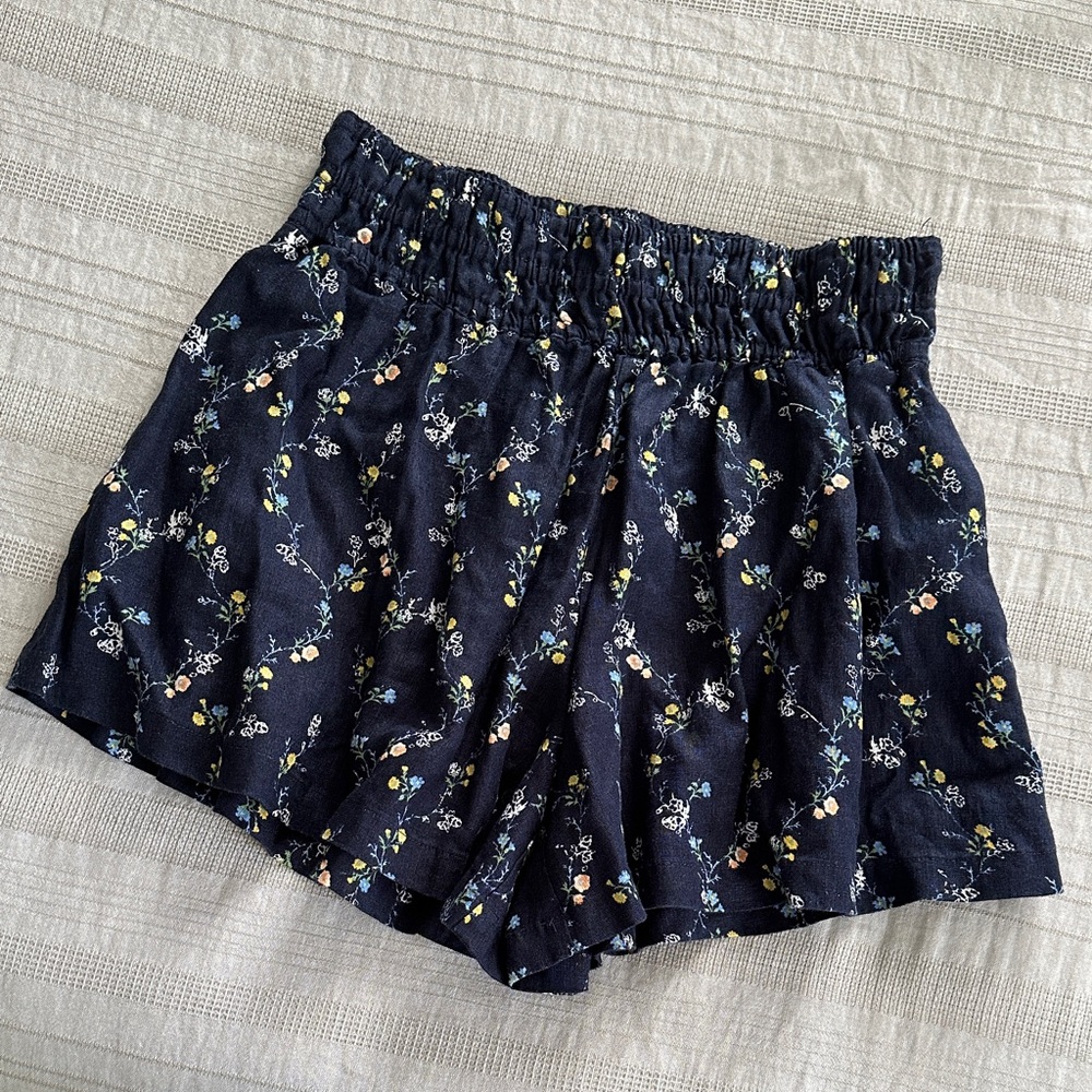 Anthropologie Navy Floral Smocked-Waist Shorts
